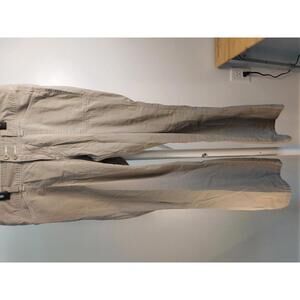 The North Face Women's Cargo Pants - Size 12 - Lightweight and Versatile